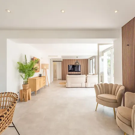 Casa Belle Luxury Side *