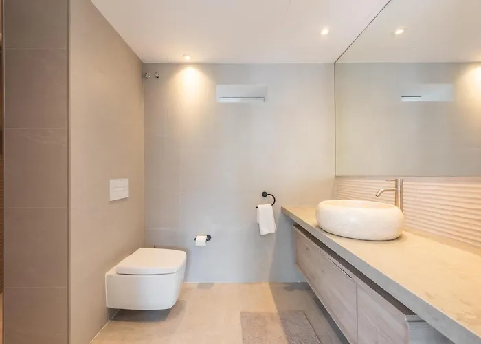 Casa Belle Luxury Side