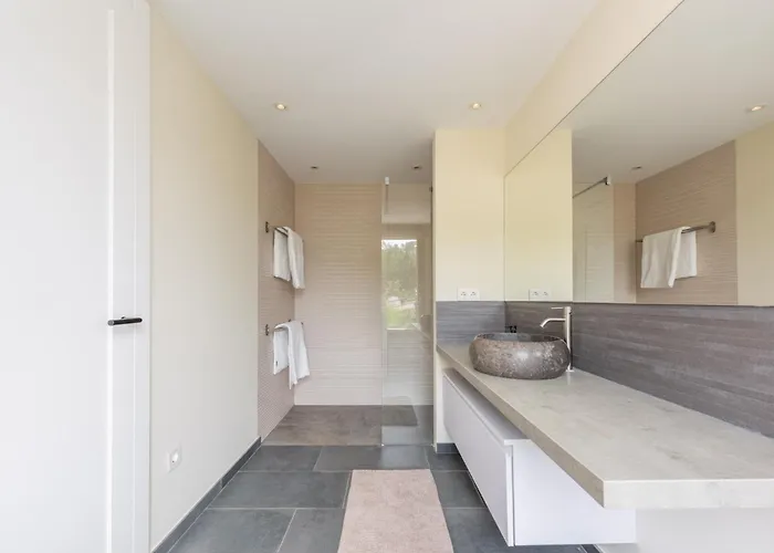 Casa Belle Luxury Side