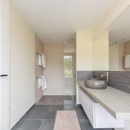 Casa Belle Luxury Side